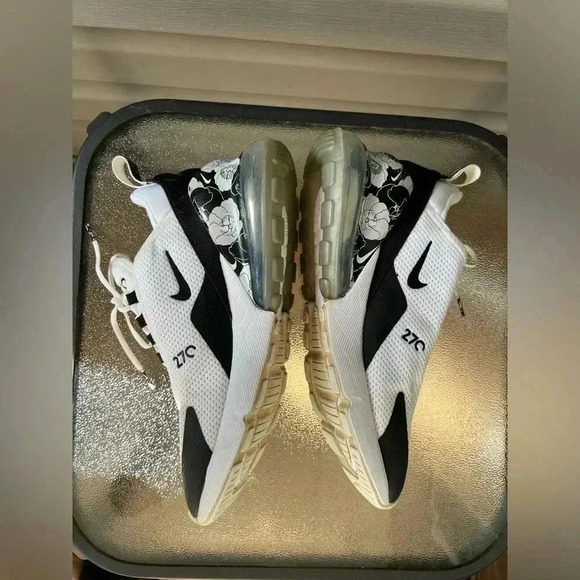 Nike Air Max 270 Floral Black & White Women’s Sz 8.5 - Picture 1 of 9